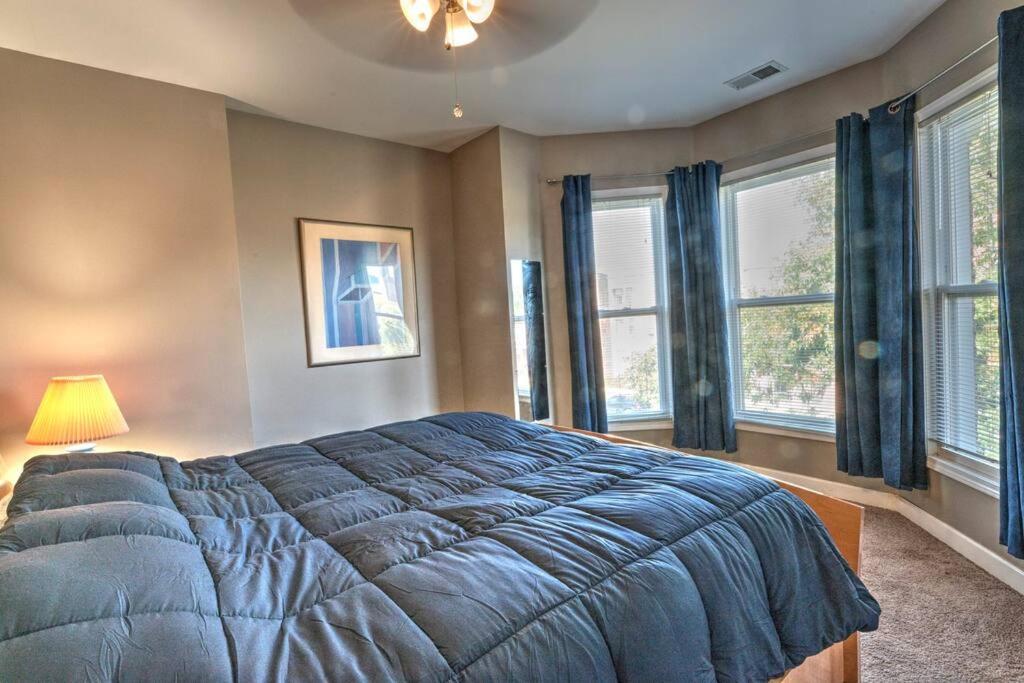 Spacious Row Home Next Transit Near Downtown W Parking Chicago Exterior foto